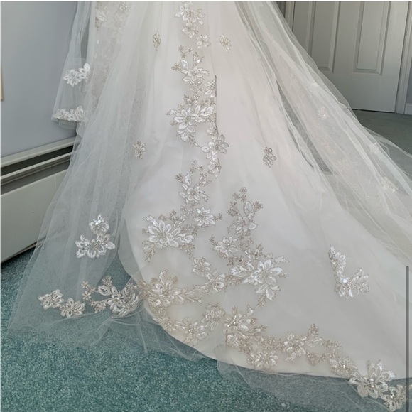 NWT - Dennis Basso Wedding Dress - Picture 12 of 16